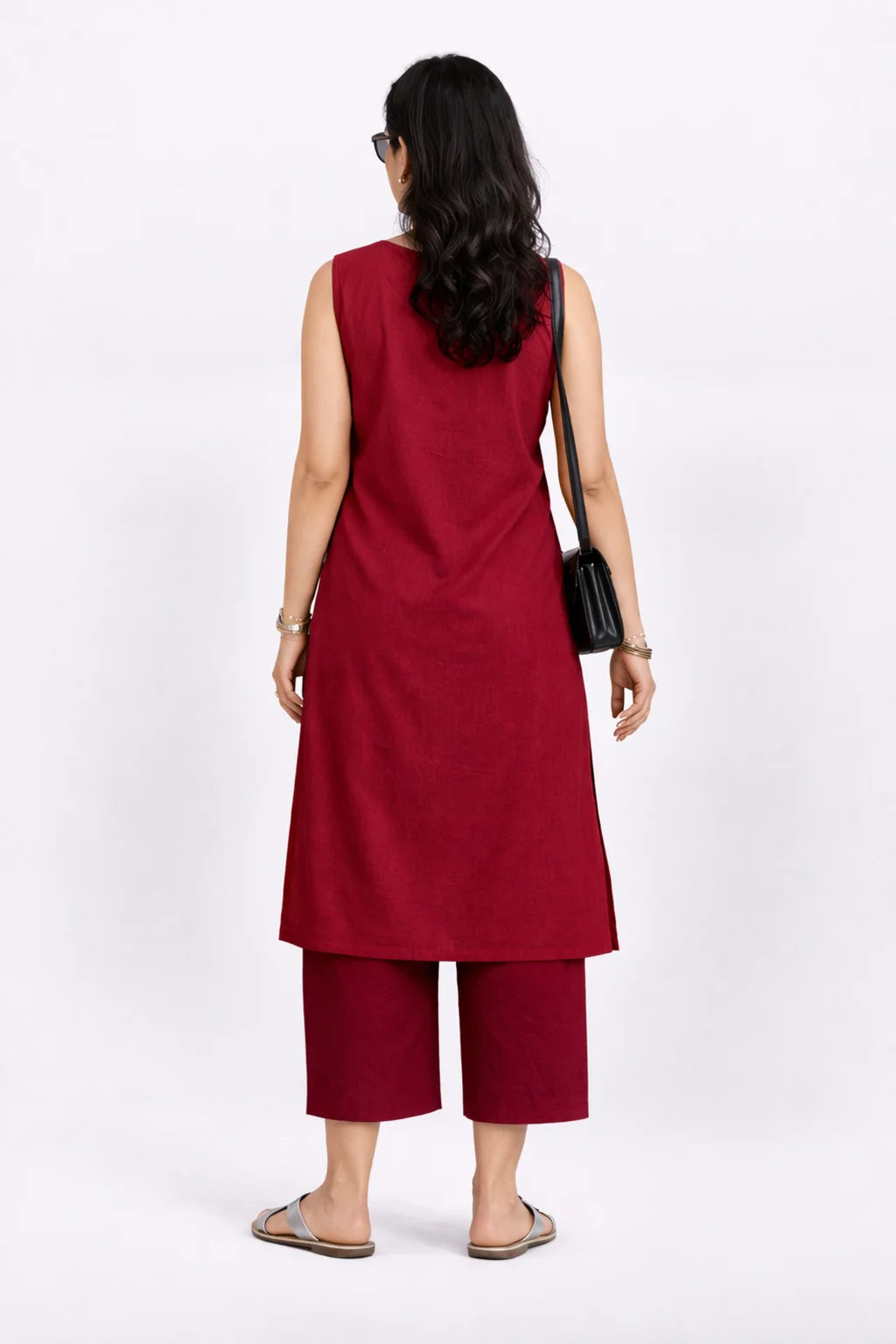 Effortless Black Sleeveless Straight Kurta