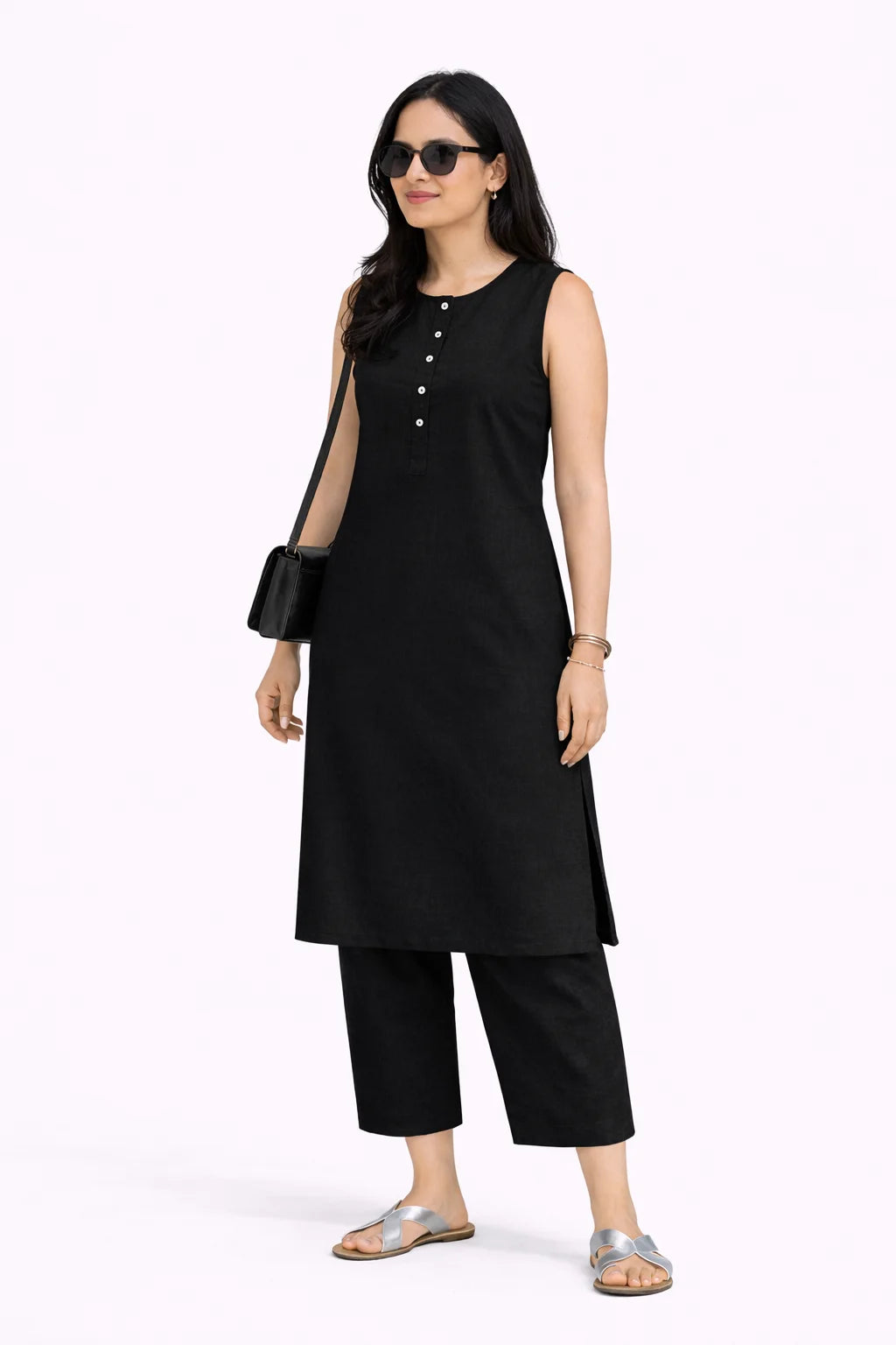 Effortless Black Sleeveless Straight Kurta