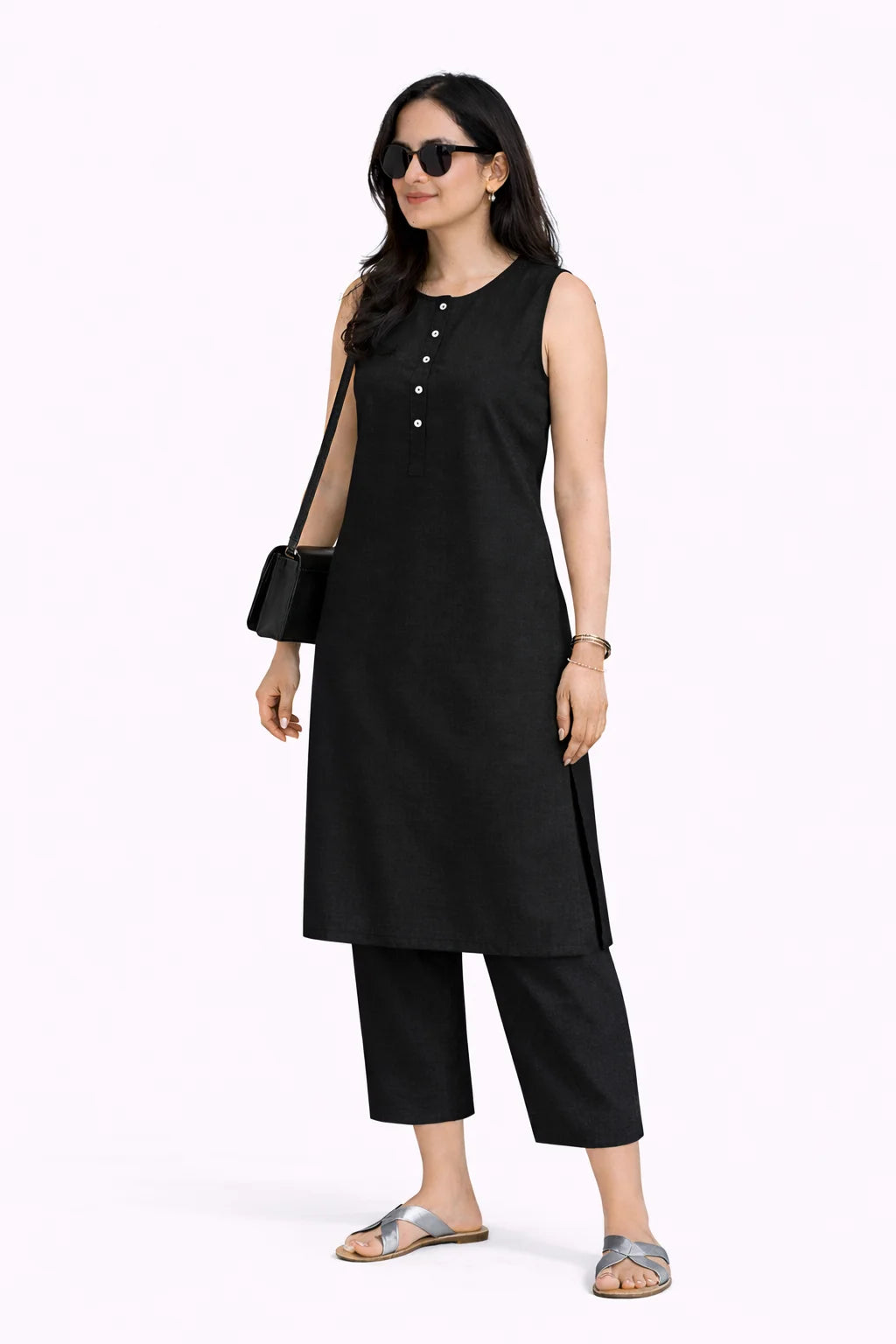 Effortless Black Sleeveless Straight Kurta